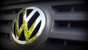 A Volkswagen visszahív 700 ezer autót